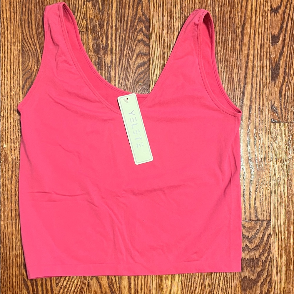 Women’s crop tank top